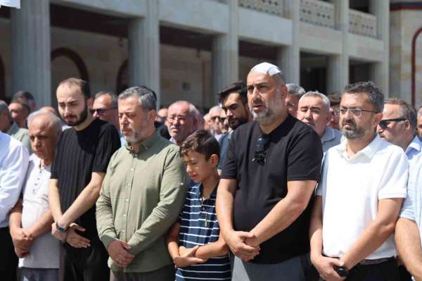 Kazada hayatını kaybeden İlknur öğretmen son yolculuğuna uğurlandı