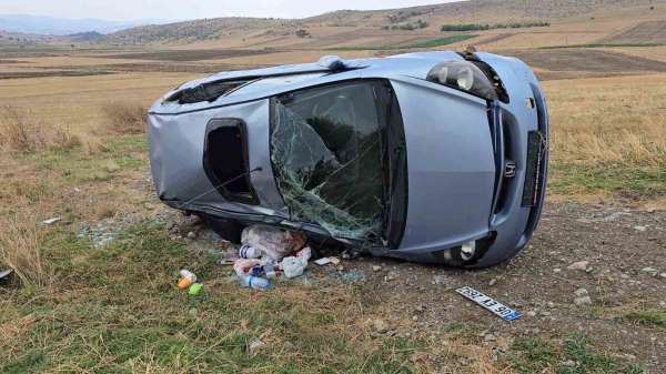 Samsun'da otomobil şarampole devrildi: 1'i bebek 3 yaralı