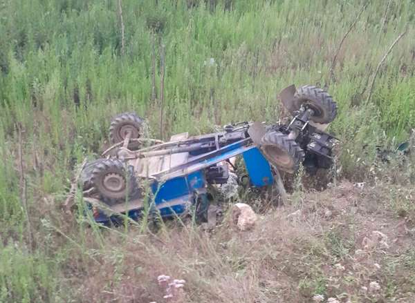 Seyir halinde kilitlenen patpatla kaza yaptı: 1 yaralı