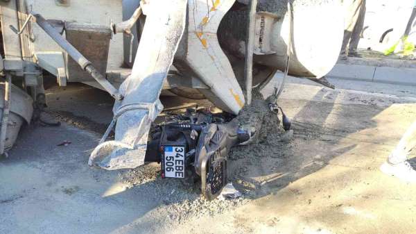 Sultangazi'de 5 araçlı zincirleme kaza: 2 yaralı