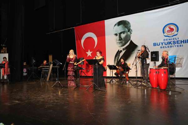 Denizli'de Latin ve nostalji konseri