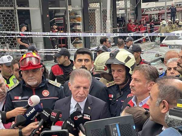 İstanbul Valisi Gül patlamanın olduğu bölgede incelemelerde bulundu: '2 ölü, 1'i ağır 4 yaralı'