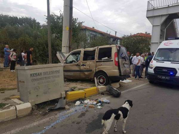 Keşan'da kaza yapan hafif ticari araçta sürücü ve eşi yaralandı