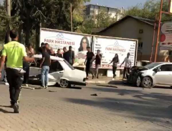 Osmaniye'de trafik kazası: 2 kişi yaralandı