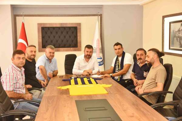 Yenişehir Belediyespor'da milli transfer