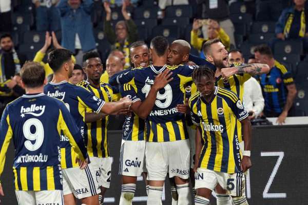 Fenerbahçe, Antalyaspor'u üst üste 7. kez mağlup etti