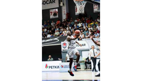 Aliağa Petkimspor sezona galibiyetle Karşıyaka mağlubiyetle başladı