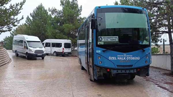 Amasya'da halk otobüsü ile servis minibüsü çarpıştı: 4 öğrenci yaralı