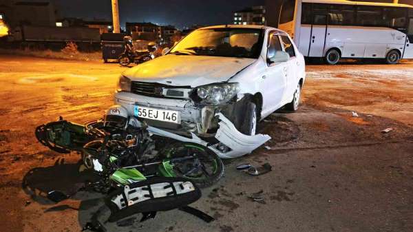 Bafra'da otomobil ile motosiklet çarpıştı: 3 yaralı