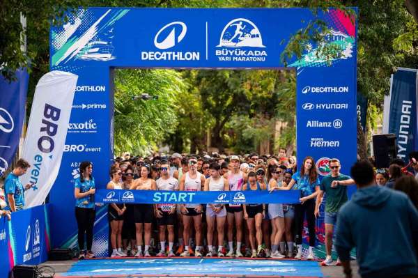 Decathlon Büyükada Yarı Maratonu, 4 bin 500'ü aşkın katılımcıyla rekor kırdı