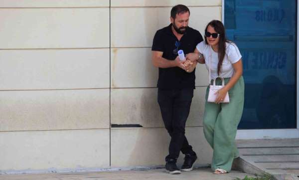 Devrilen tırın altında kalarak hayatını kaybeden genç kadının cenazesi gözyaşlarıyla teslim alındı