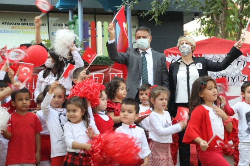 AtaÇocuklu minikler Cumhuriyet Bayramı'nı Başkan Deveci ile kutladı