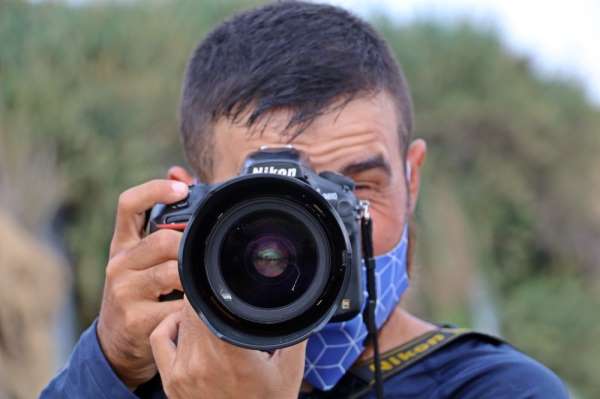 Görme engelli genç, hayatını fotoğraf çekerek kazanıyor, görenler gözlerine inan