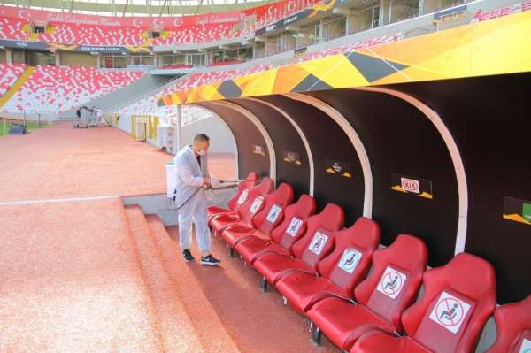 Sivas 4 Eylül Stadyumu UEFA maçı öncesi dezenfekte edildi 