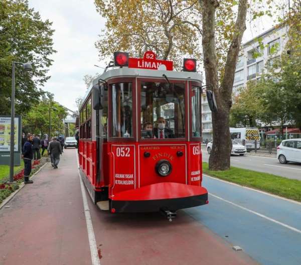 Vali Sonel, nostaljik tramvayı kullandı