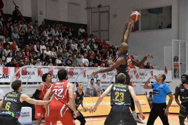 Türkiye Sigorta Basketbol Süper Ligi: Aliağa Petkimspor: 107 - TOFAŞ: 100