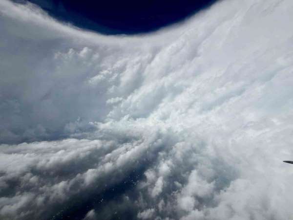 ABD ordusu, Melissa Kasırgasını görüntüledi