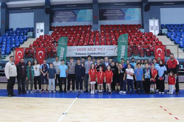 Düzce'de Masa tenisi turnuvasının şampiyonları belli oldu