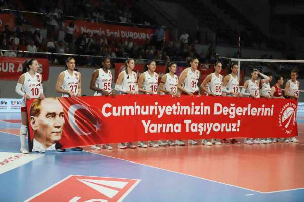 Aras Kargo Spor Kulübü, Sultanlar Ligi'nde Cumhuriyet'in 103'üncü yılını kutladı