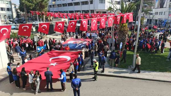 Bafra'da 'Cumhuriyet Yürüyüşü'