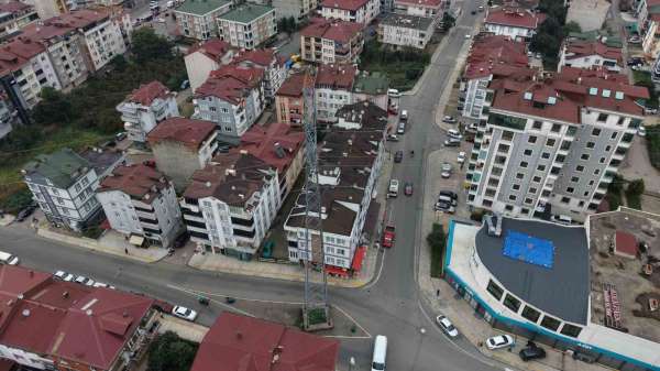 Ordu'da 'Ortada direk var, yanından geç' dedirten görüntü