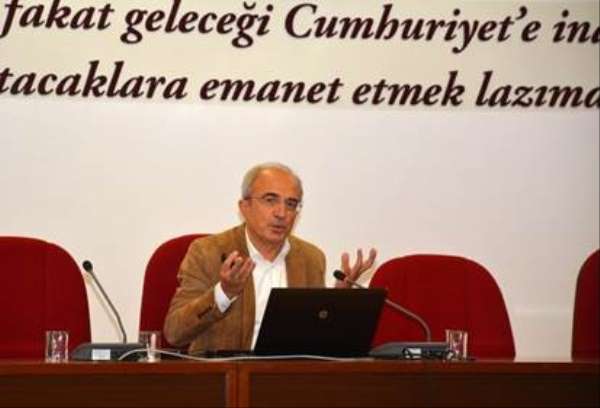 Anadolu Üniversitesi'nde Türkiye'de maliye ve para politikaları konuşuldu 