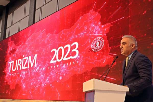 Bakan Ersoy açıkladı: 'Antalya'nın uçuş kapasitesi iki katına çıkartılacak' 