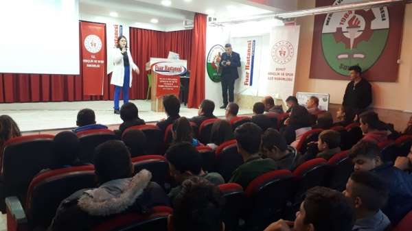 Şuhut'ta öğrencilere ''Sporcularda sağlıklı beslenme'' konulu seminer 