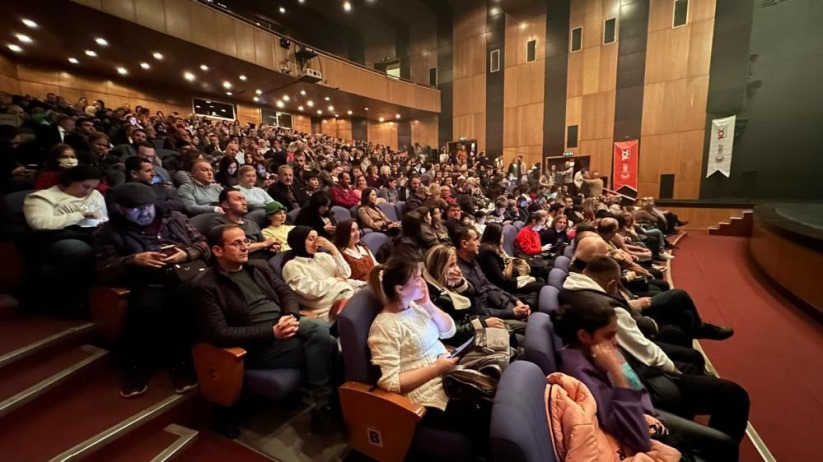 Samsun'da 'Cumhuriyete Doğru' tiyatro oyunu sahnelendi