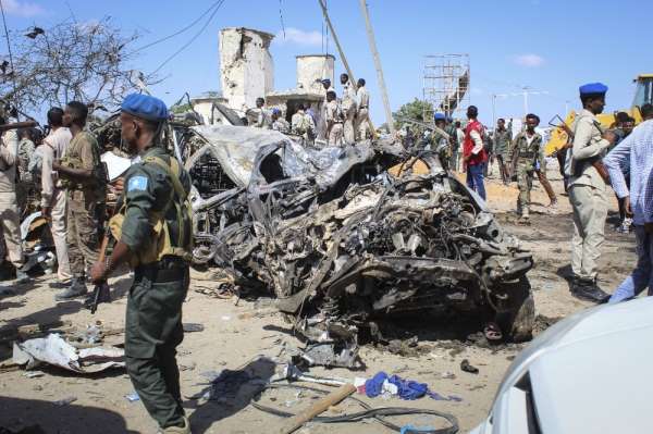 Somali'nin başkenti Mogadişu'da bomba yüklü araçla düzenlenen saldırıda ölü sayı