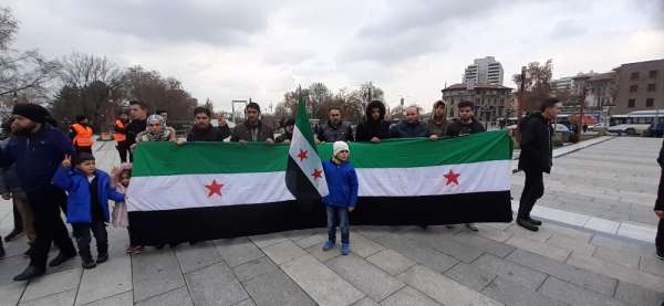 Suriye'nin İdlib kentindeki saldırılar protesto edildi 