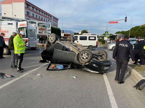 Samsun'da otomobil takla attı: 2 yaralı 