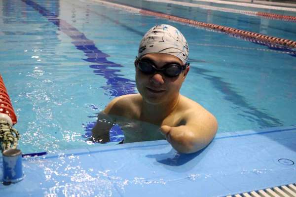 Milli takım kampına davet edilen paralimpik sporcular, şampiyonluk için kulaç atıyor