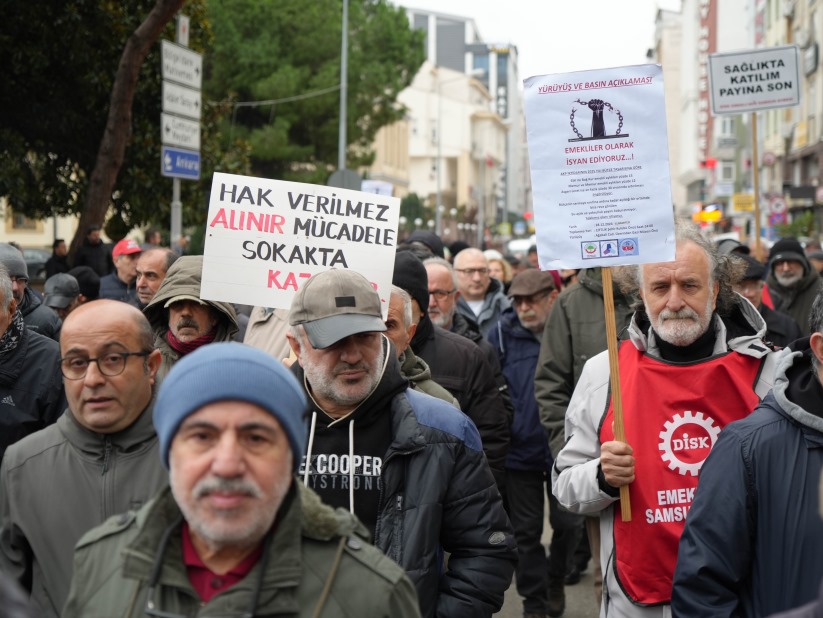 Emekliler, maaş beklentileri için yürüdü