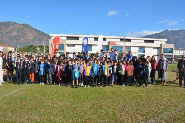 Köyceğiz'de Atatürk Yol Koşusu yarışmaları tamamlandı