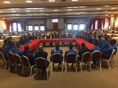 Başkan Yüksel, Ergene Velimeşesporlu futbolcularla bir araya geldi 