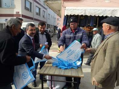 Pazarlar Belediyesi'nden çevre dostu bez torba 