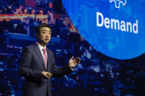 Huawei CEO'su Ken Hu: 'Kısıtlamalar teknolojiye ve ticarete zarar veriyor' 