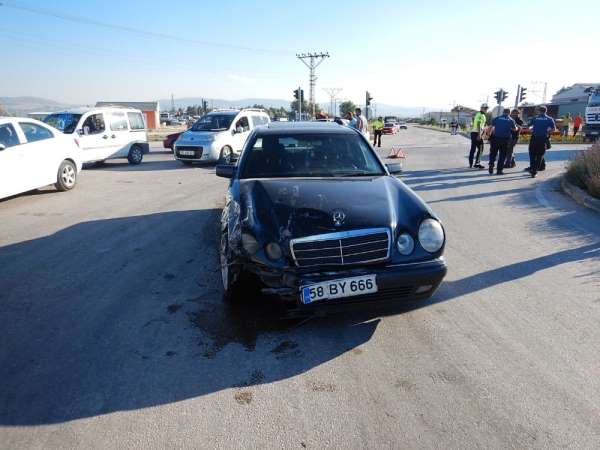 Amasya'da trafik kazası: 2 yaralı 
