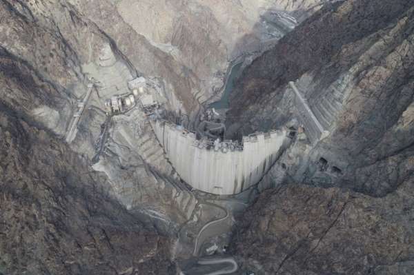 Gövde yüksekliği tamamlanan Yusufeli Barajı'nı 3 bakan yerinde inceleyecek