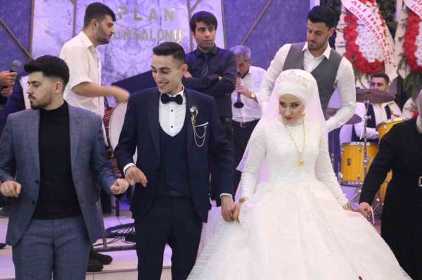 Terörün pençesinden kurtardığı oğluna düğün yaptı - Diyarbakır haber