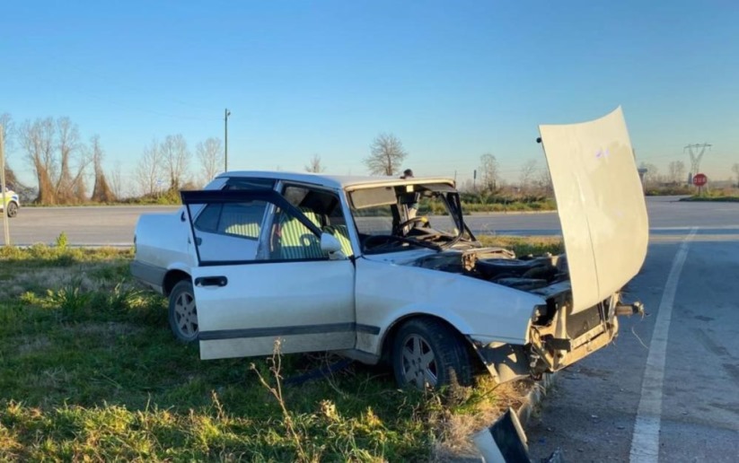 Samsun'da tıra çarpan otomobil sürücüsü yaralandı