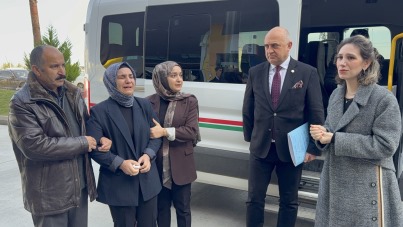'Bir Ailenin Yok Olduğu Yerde Keşif: Acılı Anne İlk Kez Facia Alanında'