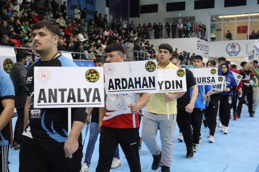 Türkiye Bilek Güreş Şampiyonası heyecanı Samsun'da yaşanıyor