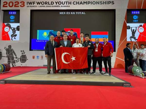 Halterde Kerem Kurnaz, Dünya şampiyonu - İstanbul haber