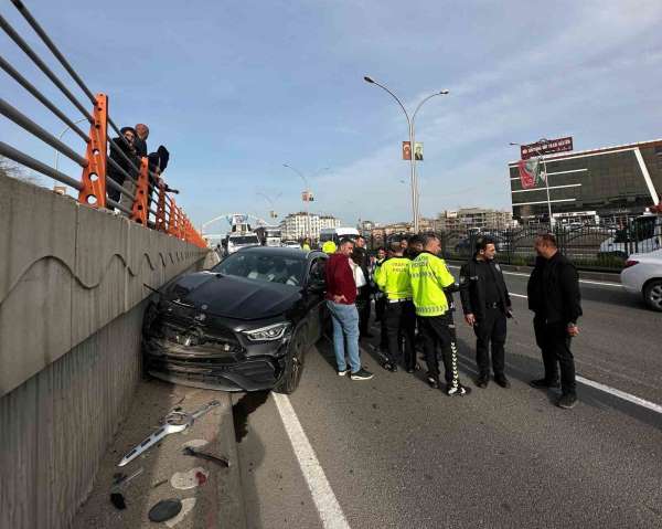 Diyarbakır'da 7 aracın karıştığı zincirleme kazada 4 kişi yaralandı