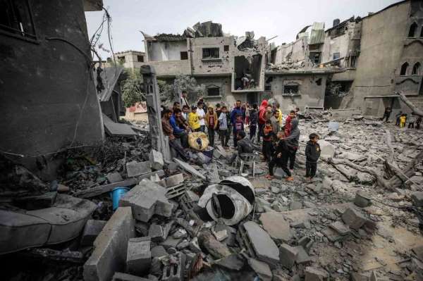 İsrail'den Gazze'deki 3 noktaya saldırı: 25 kişi hayatını kaybetti