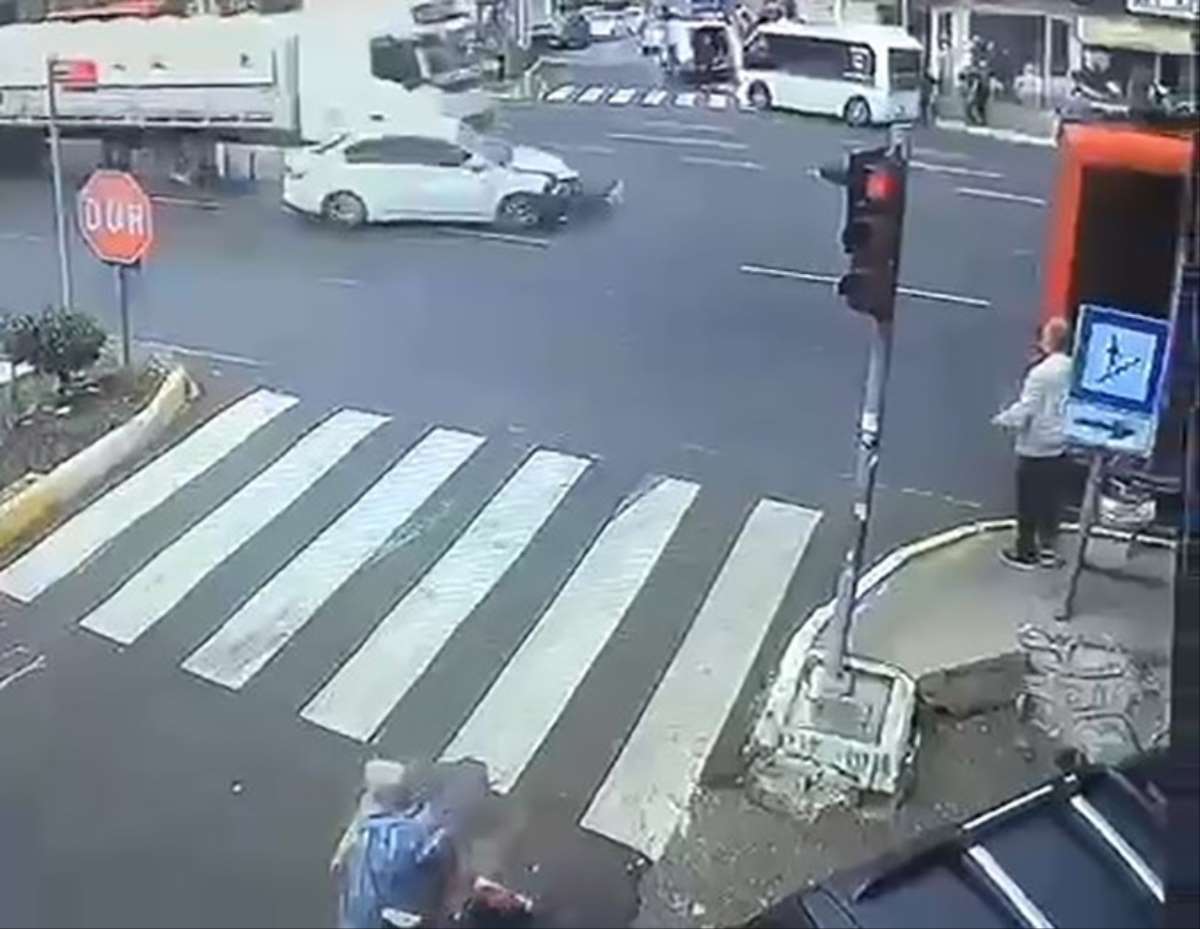 Balıkesir'de zincirleme trafik kazası: 1 yaralı