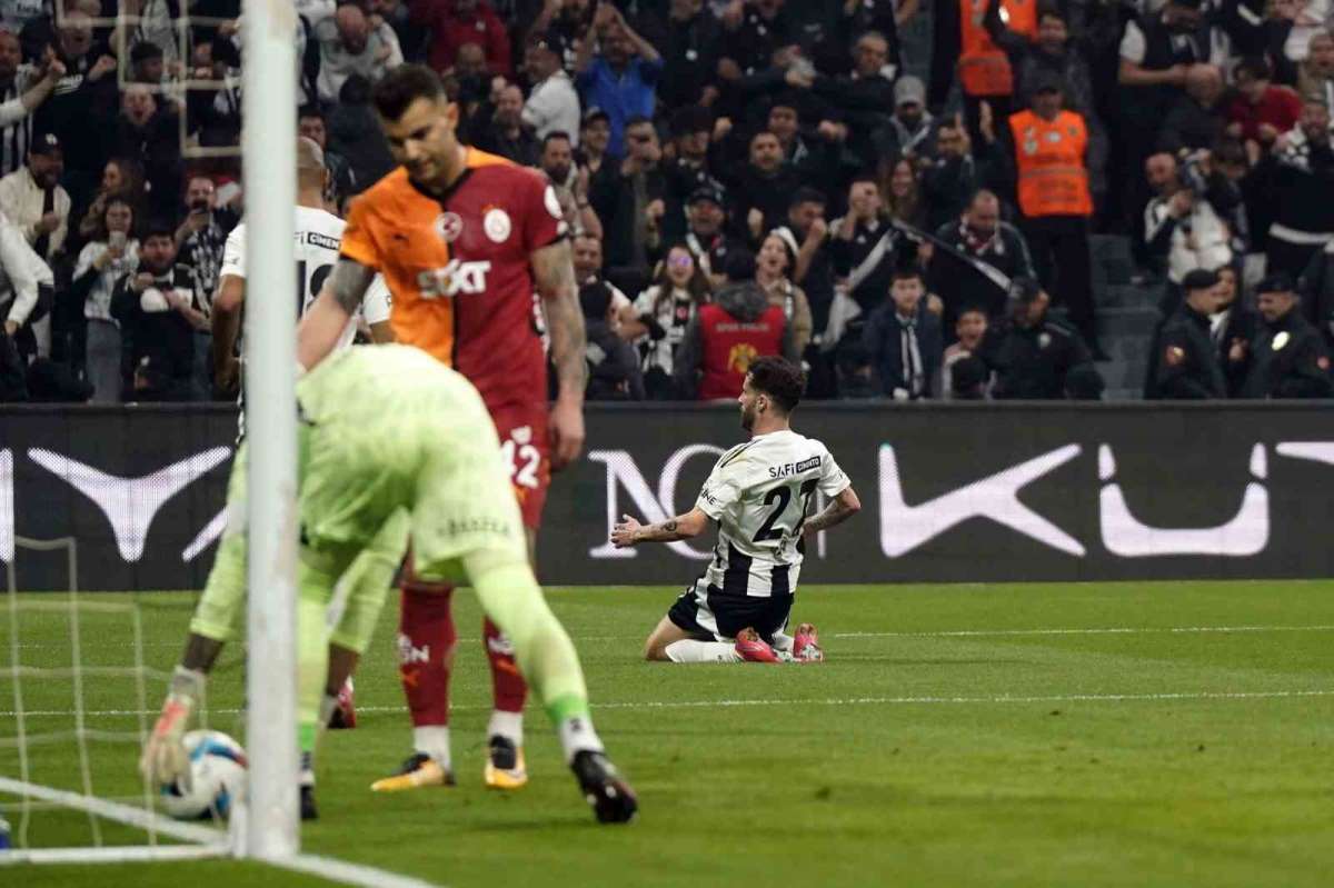 Beşiktaş'ın, Galatasaray'a karşı evindeki üstünlüğü devam etti