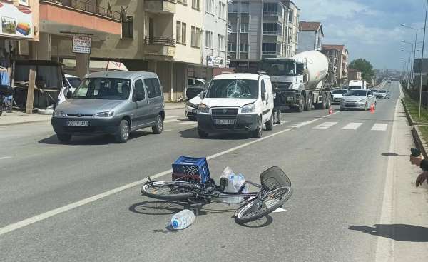 Hafif ticari aracın çarptığı bisiklet sürücüsü yaralandı